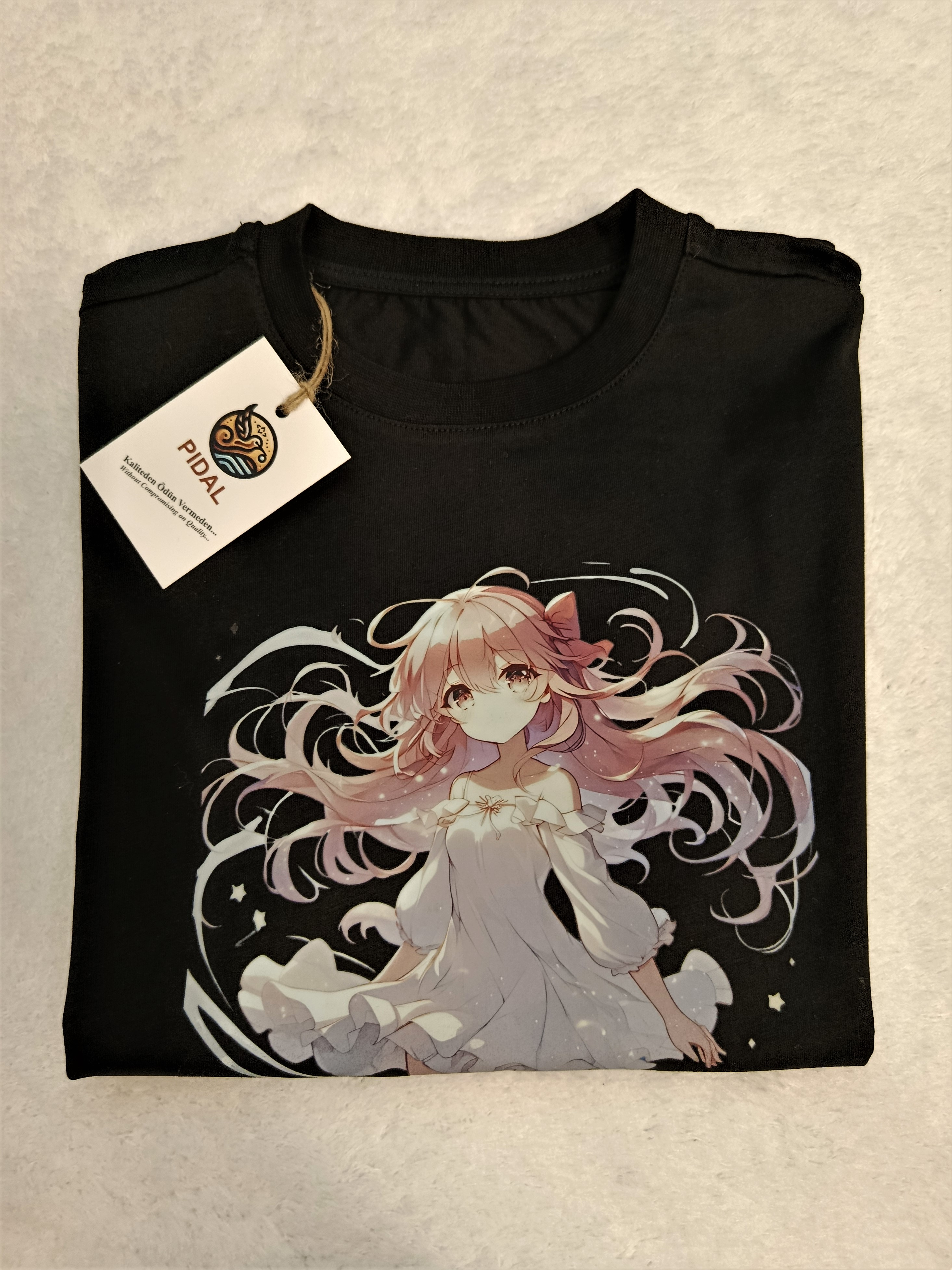 Anime Kız Karakter Baskılı Siyah Tişört