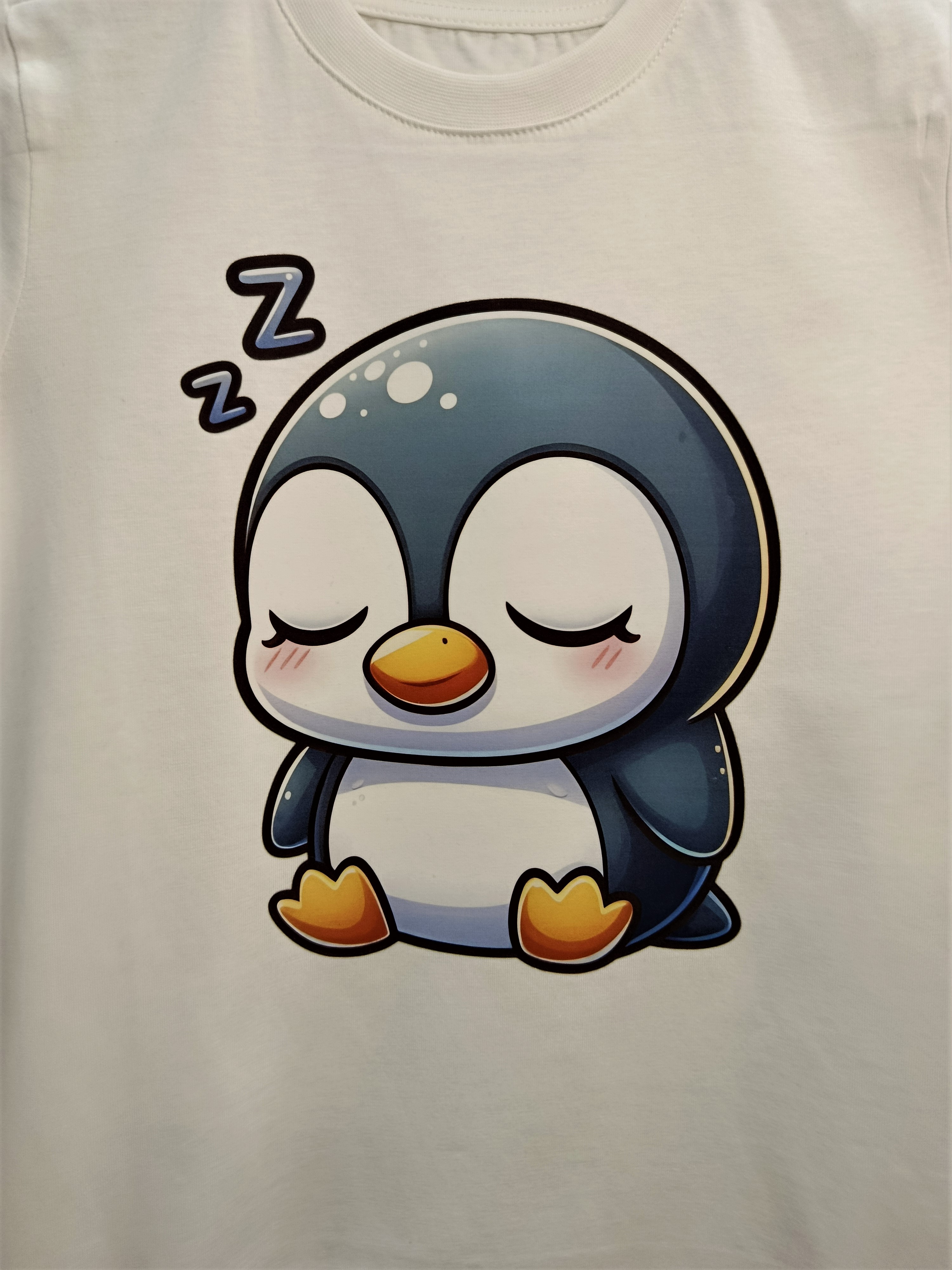 Pidal Uykucu Penguen Baskılı Pamuklu Unisex Çocuk Tişörtü